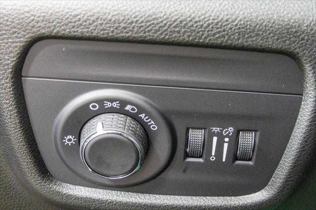 new 2025 Jeep Grand Cherokee car, priced at $39,738