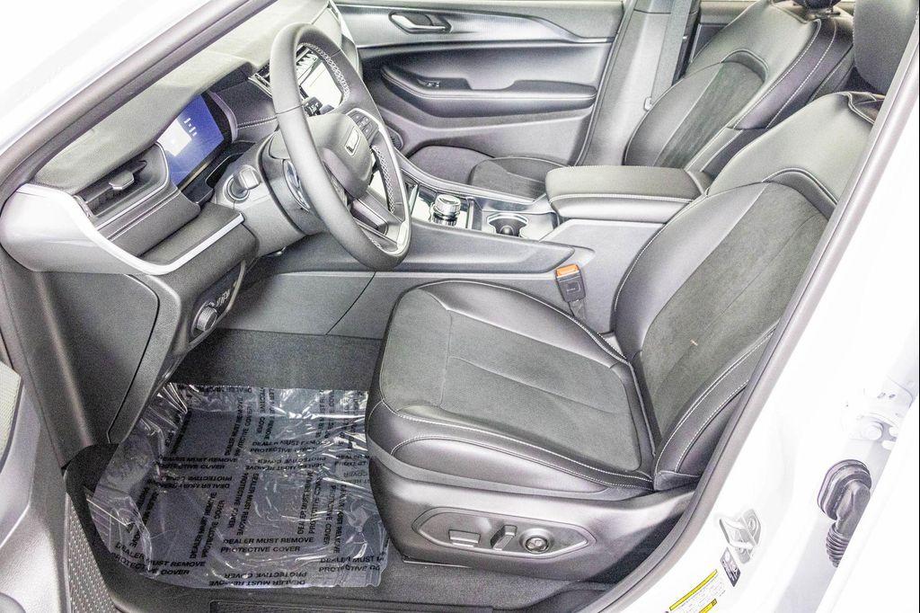 new 2025 Jeep Grand Cherokee L car, priced at $42,113