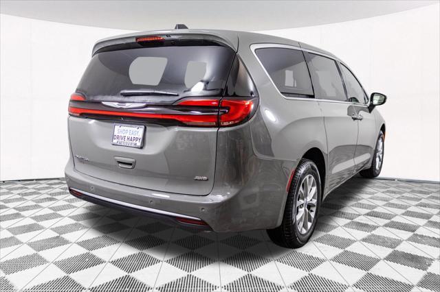 new 2025 Chrysler Pacifica car, priced at $44,347