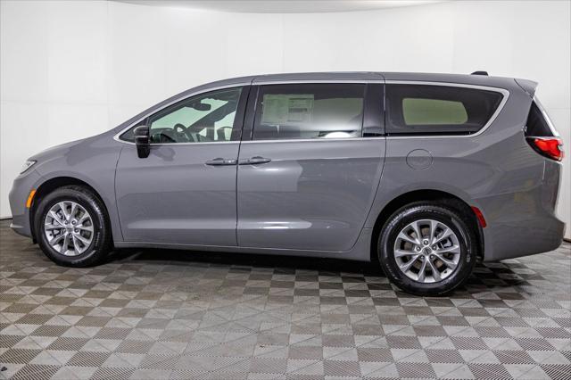 new 2025 Chrysler Pacifica car, priced at $43,347