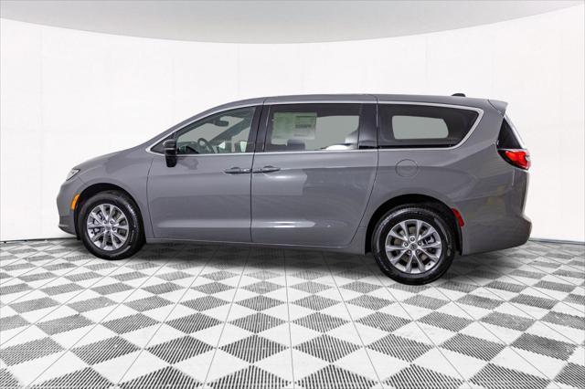 new 2025 Chrysler Pacifica car, priced at $44,347