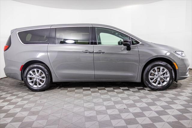 new 2025 Chrysler Pacifica car, priced at $43,347