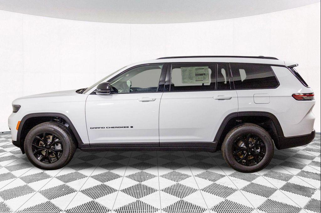new 2025 Jeep Grand Cherokee L car, priced at $41,633