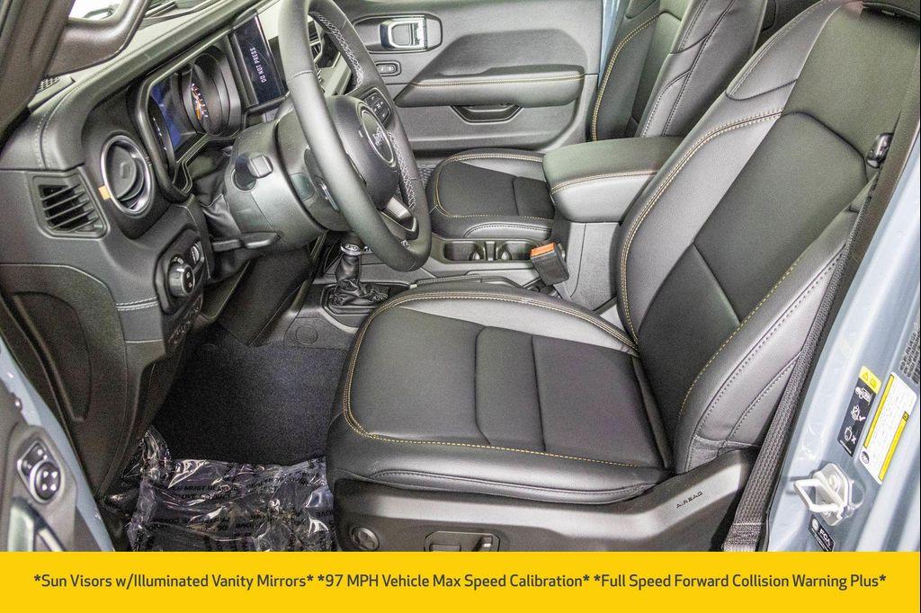 new 2025 Jeep Gladiator car, priced at $43,915