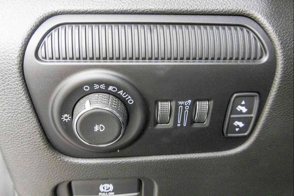 used 2022 Jeep Wagoneer car, priced at $35,277