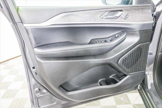 new 2025 Jeep Grand Cherokee car, priced at $45,871