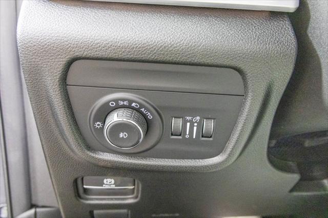 new 2025 Jeep Grand Cherokee car, priced at $45,871