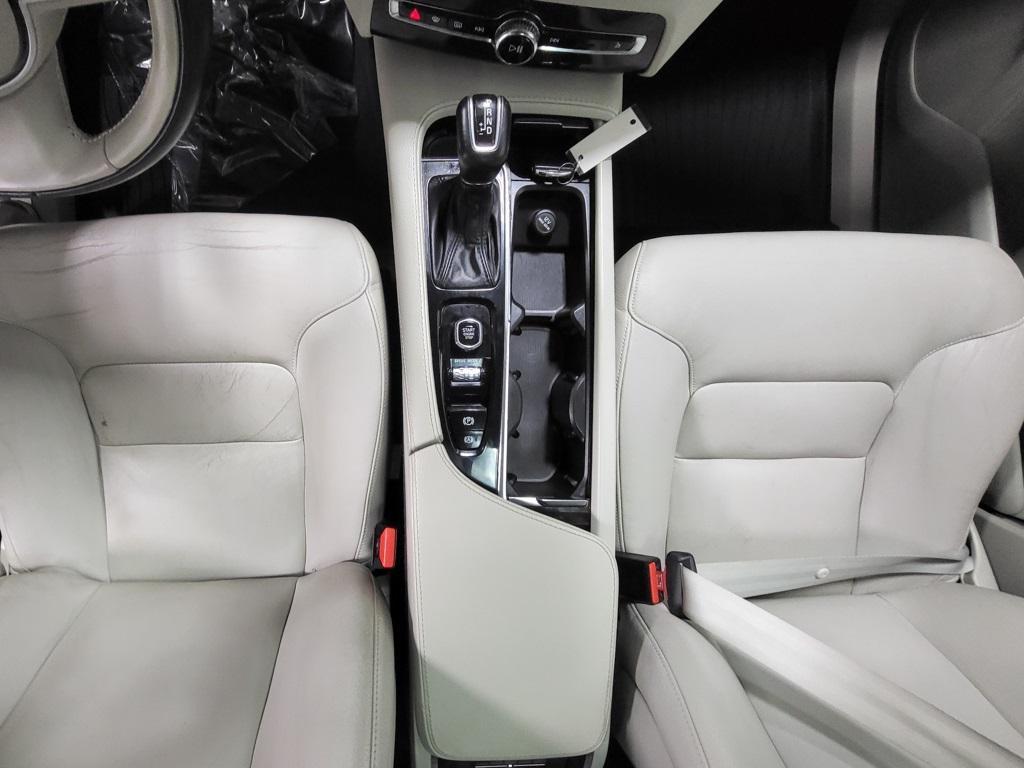 used 2018 Volvo XC90 car, priced at $21,644