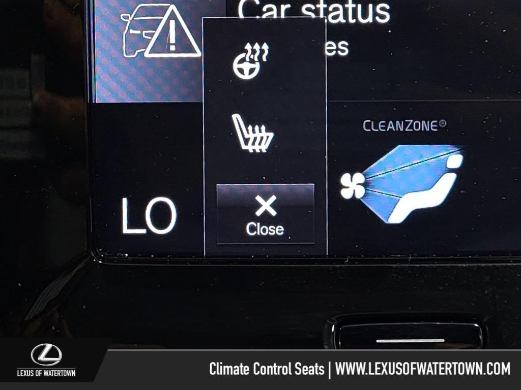 used 2020 Volvo XC40 car, priced at $25,884