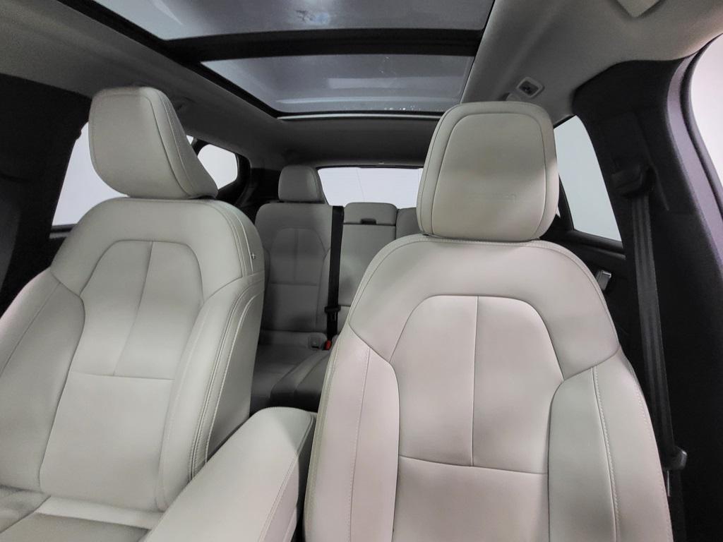 used 2020 Volvo XC40 car, priced at $25,884