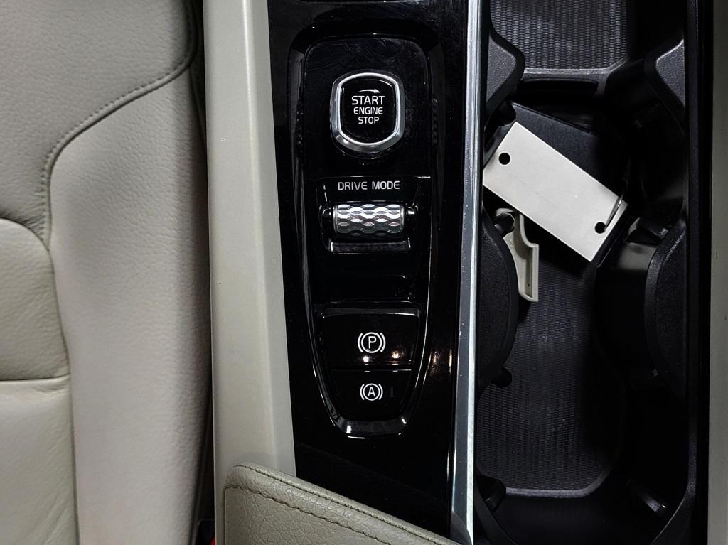 used 2021 Volvo XC60 car, priced at $25,775