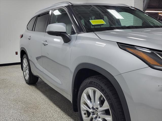 used 2021 Toyota Highlander car, priced at $34,333