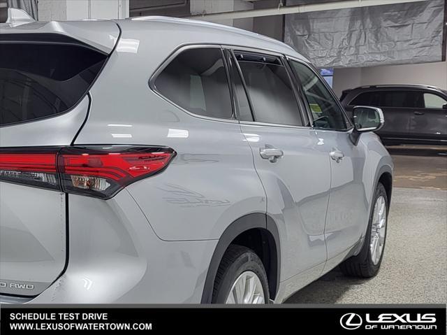 used 2021 Toyota Highlander car, priced at $34,775