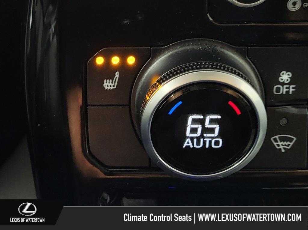 used 2020 Toyota Highlander car, priced at $28,995