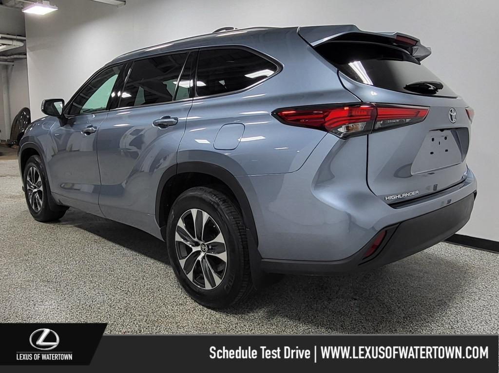 used 2020 Toyota Highlander car, priced at $28,995
