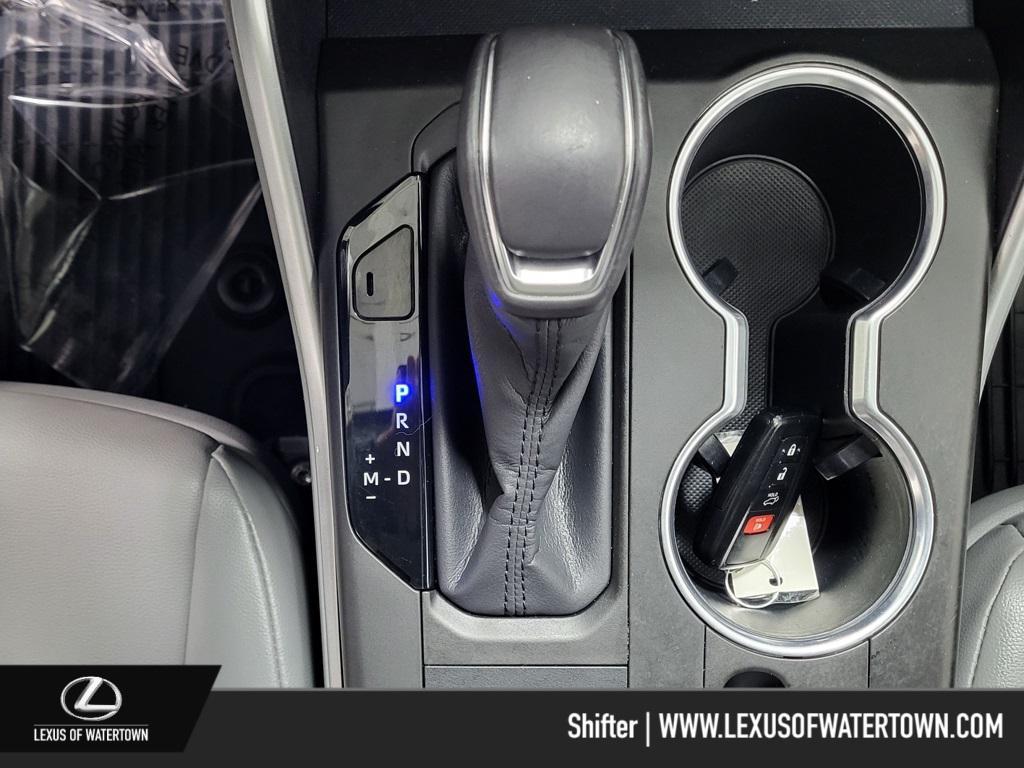 used 2020 Toyota Highlander car, priced at $28,995