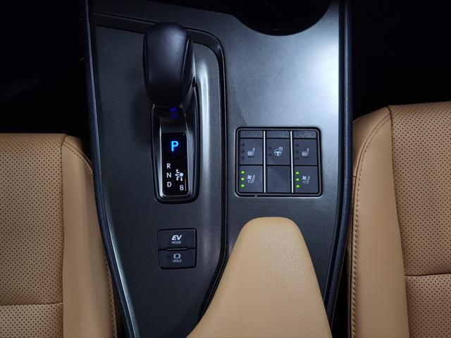 used 2025 Lexus UX 300h car, priced at $39,994