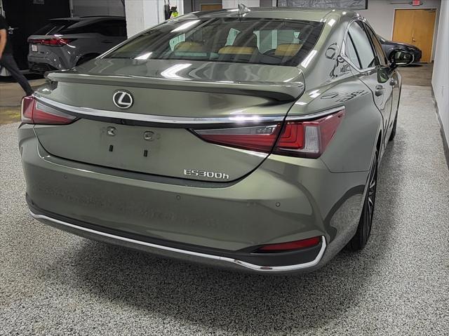 used 2025 Lexus ES 300h car, priced at $44,889
