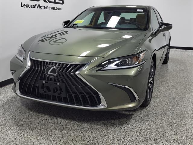 used 2025 Lexus ES 300h car, priced at $44,889