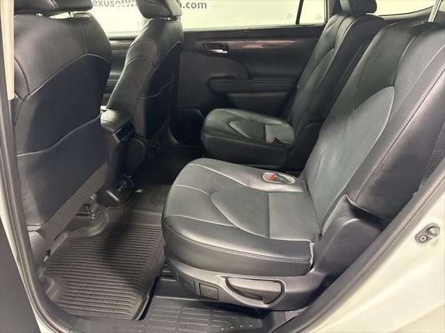 used 2021 Toyota Highlander car, priced at $39,993