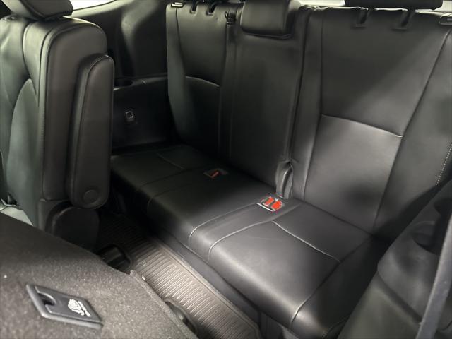 used 2021 Toyota Highlander car, priced at $39,993
