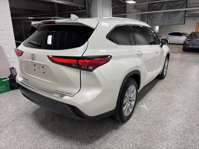 used 2021 Toyota Highlander car, priced at $39,993