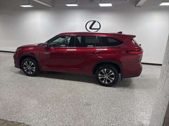 used 2021 Toyota Highlander Hybrid car, priced at $38,799