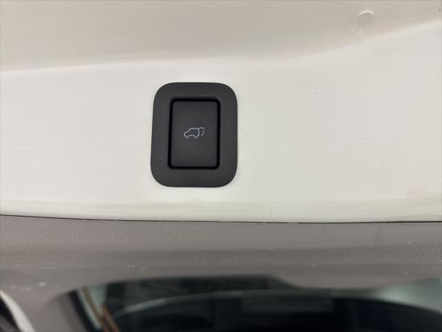 used 2018 Toyota Highlander car, priced at $23,777