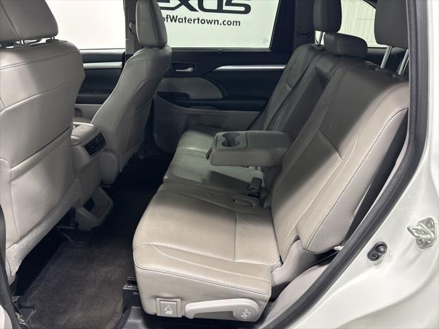 used 2018 Toyota Highlander car, priced at $23,777