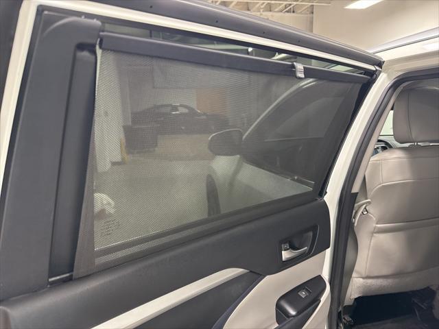 used 2018 Toyota Highlander car, priced at $23,777