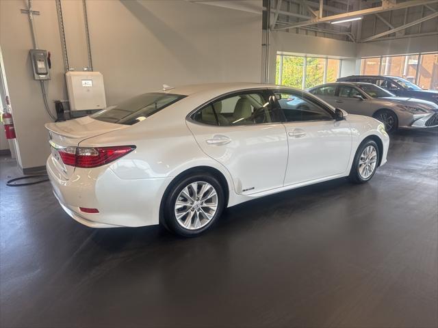 used 2014 Lexus ES 300h car, priced at $15,991