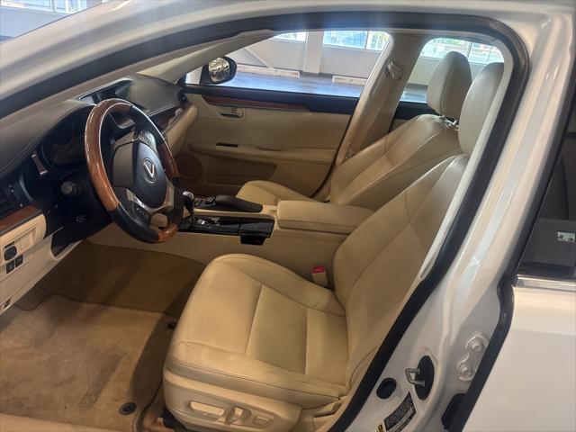 used 2014 Lexus ES 300h car, priced at $15,991