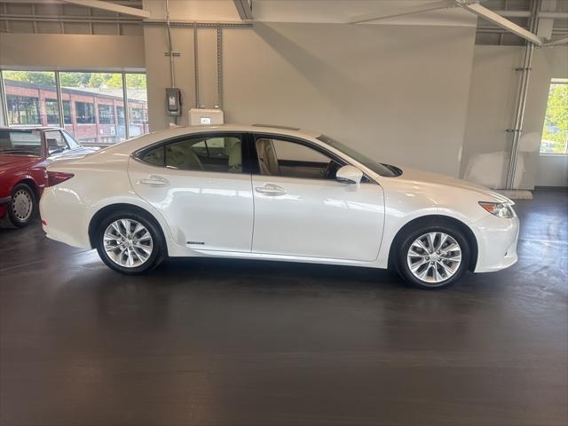 used 2014 Lexus ES 300h car, priced at $15,991