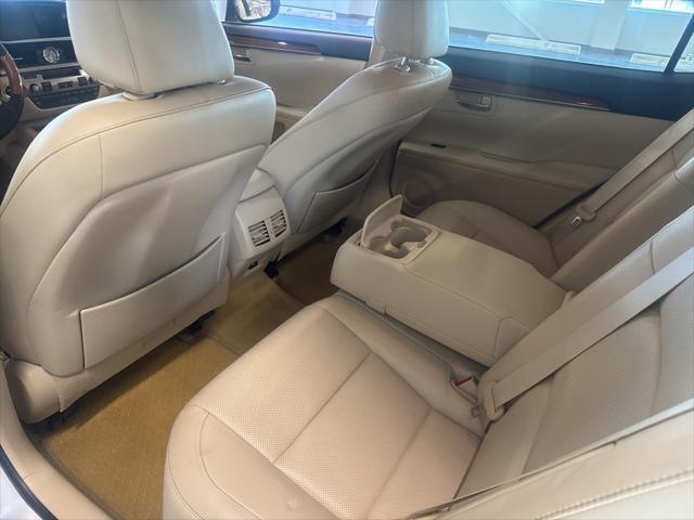 used 2014 Lexus ES 300h car, priced at $15,991