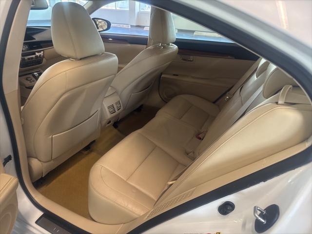 used 2014 Lexus ES 300h car, priced at $15,991
