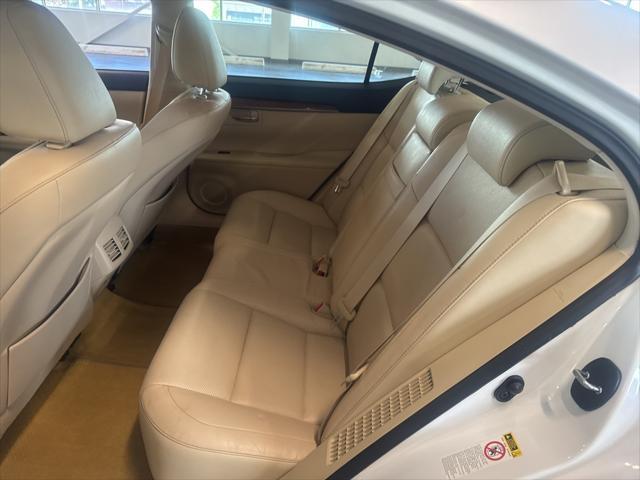 used 2014 Lexus ES 300h car, priced at $15,991