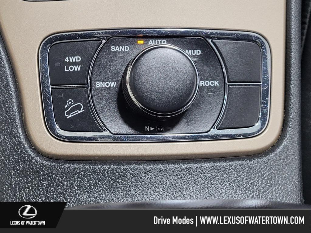 used 2016 Jeep Grand Cherokee car, priced at $18,442