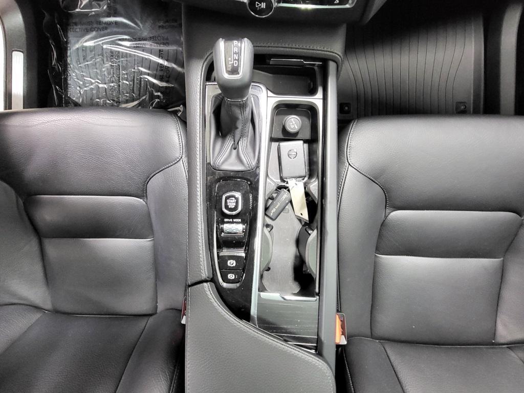 used 2020 Volvo XC90 car, priced at $32,441