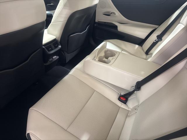 used 2025 Lexus ES 300h car, priced at $43,993