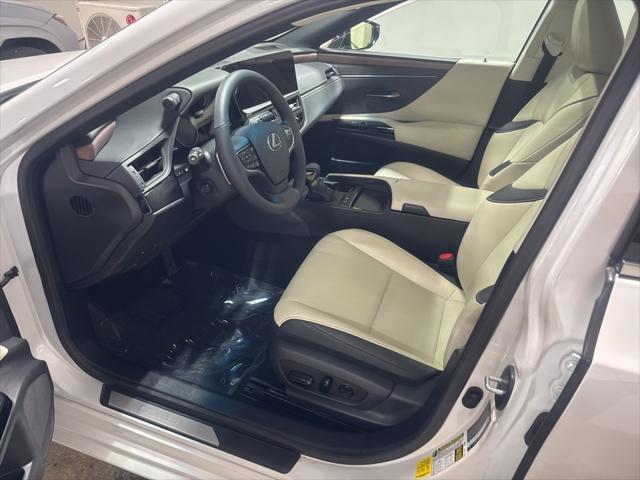 used 2025 Lexus ES 300h car, priced at $43,993