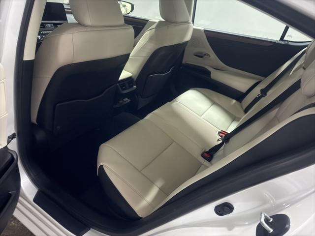 used 2025 Lexus ES 300h car, priced at $43,993