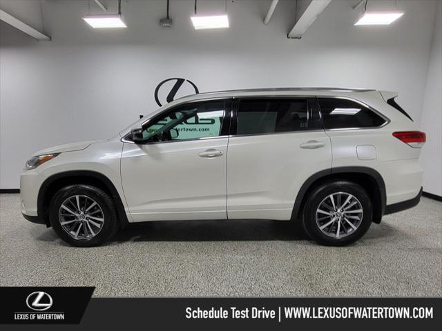 used 2018 Toyota Highlander car, priced at $24,444