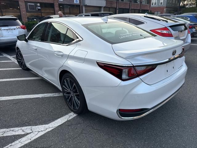 used 2025 Lexus ES 300h car, priced at $46,996