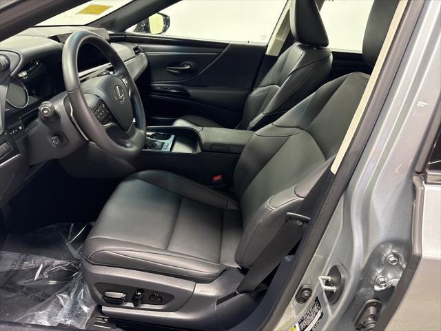 used 2025 Lexus ES 300h car, priced at $43,992