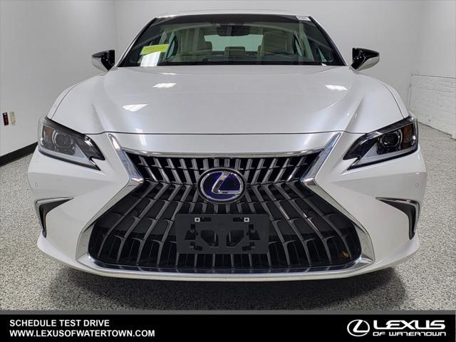 used 2022 Lexus ES 300h car, priced at $38,887