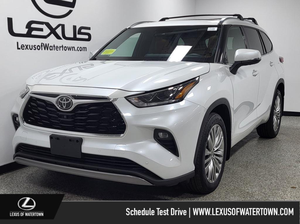 used 2022 Toyota Highlander car, priced at $43,775