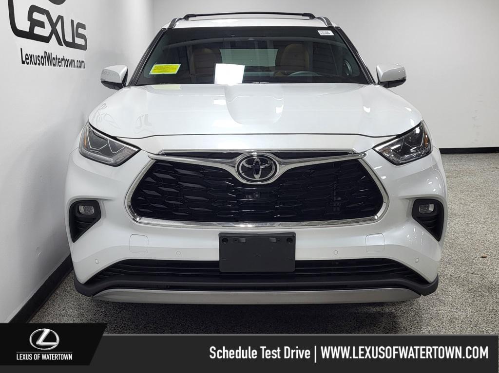 used 2022 Toyota Highlander car, priced at $43,775