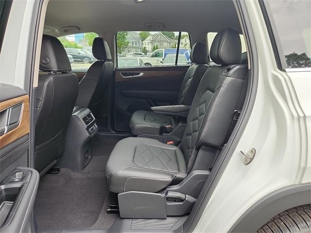new 2024 Volkswagen Atlas car, priced at $40,777
