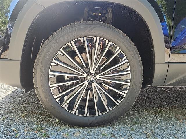 new 2025 Volkswagen Taos car, priced at $25,277