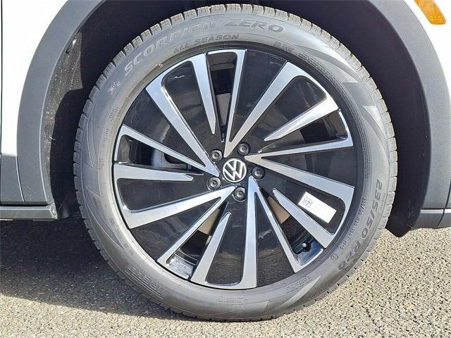 new 2025 Volkswagen ID.4 car